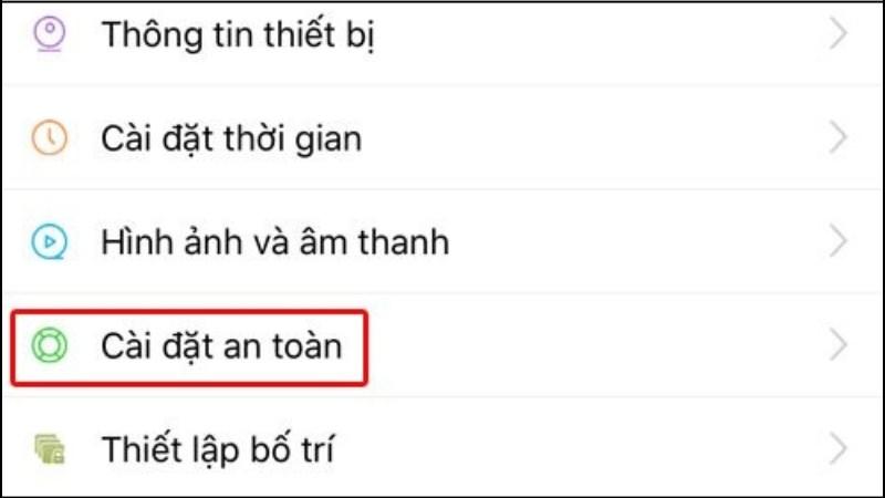 Trong giao diện của ứng dụng, bạn chọn v&agrave;o mục C&agrave;i đặt > C&agrave;i đặt an to&agrave;n