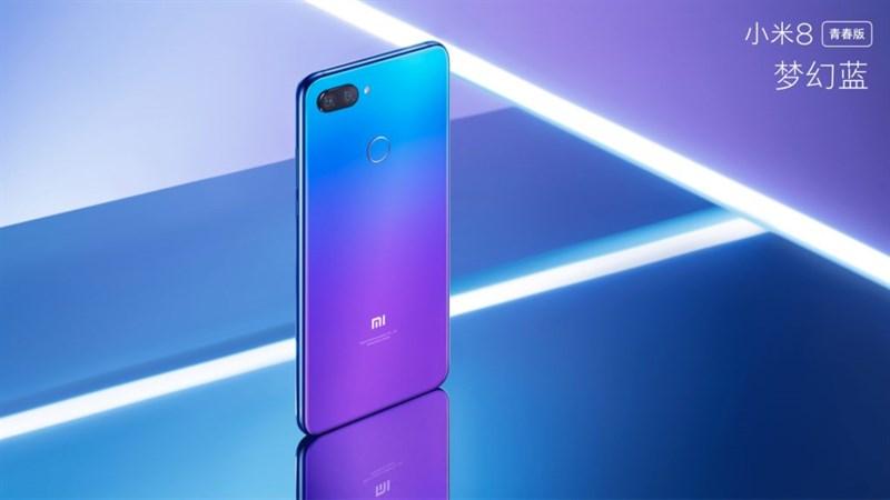 Xiaomi Mi 8 Lite đọ dáng với iPhone Xr