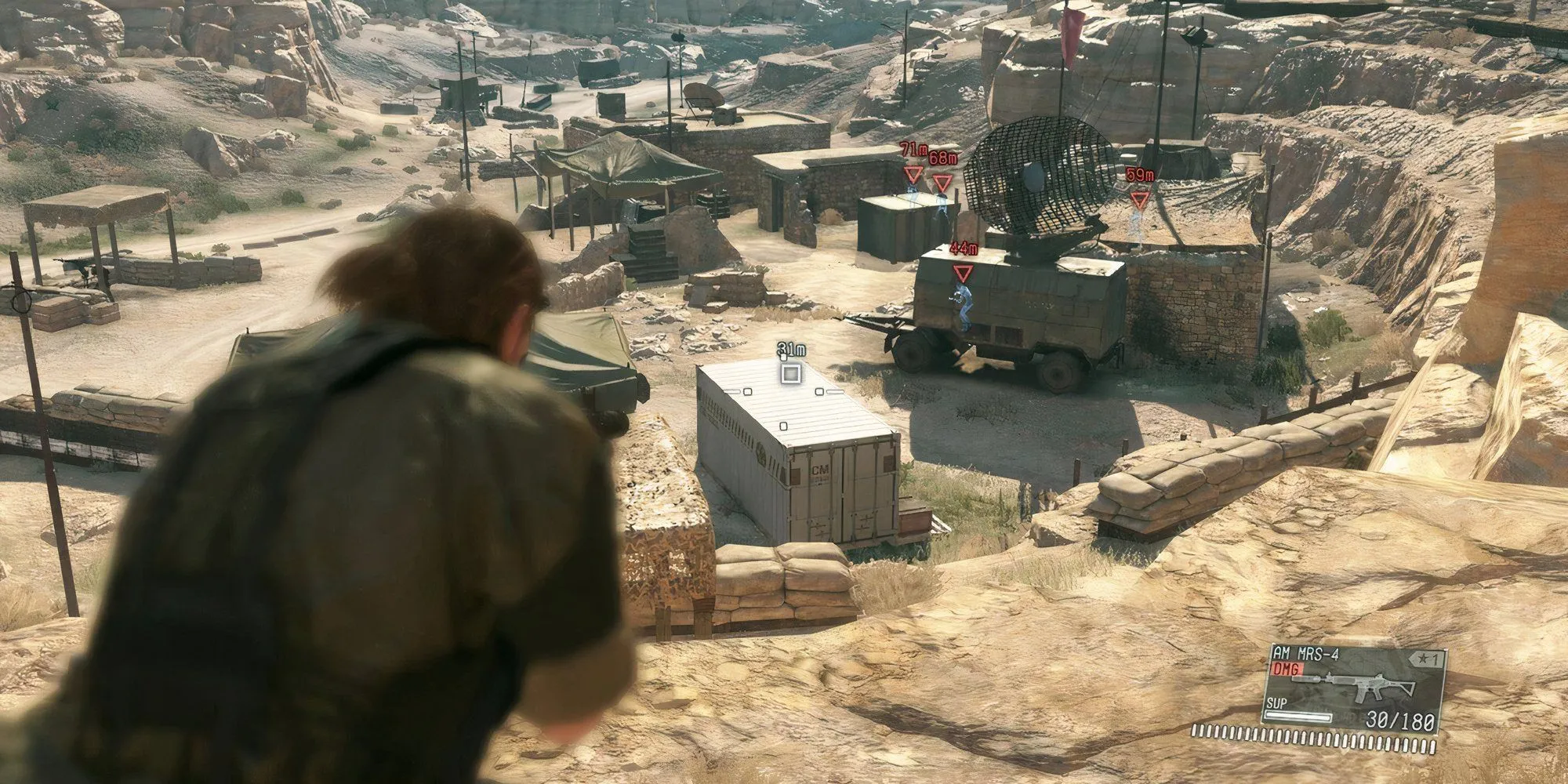 Cảnh lén lút trong Metal Gear Solid 5: The Phantom Pain
