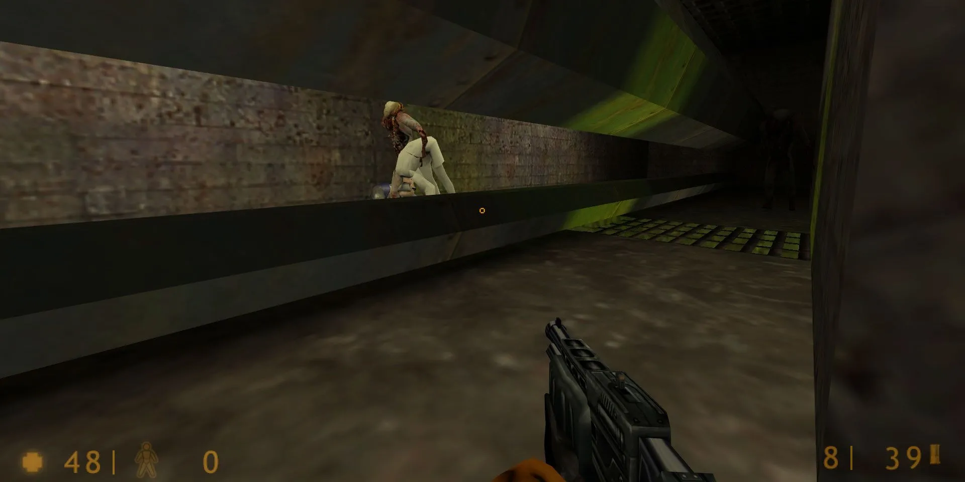 Góc nhìn thứ nhất trong Half-Life Uplink, thể hiện đồ họa 3D cổ điển.