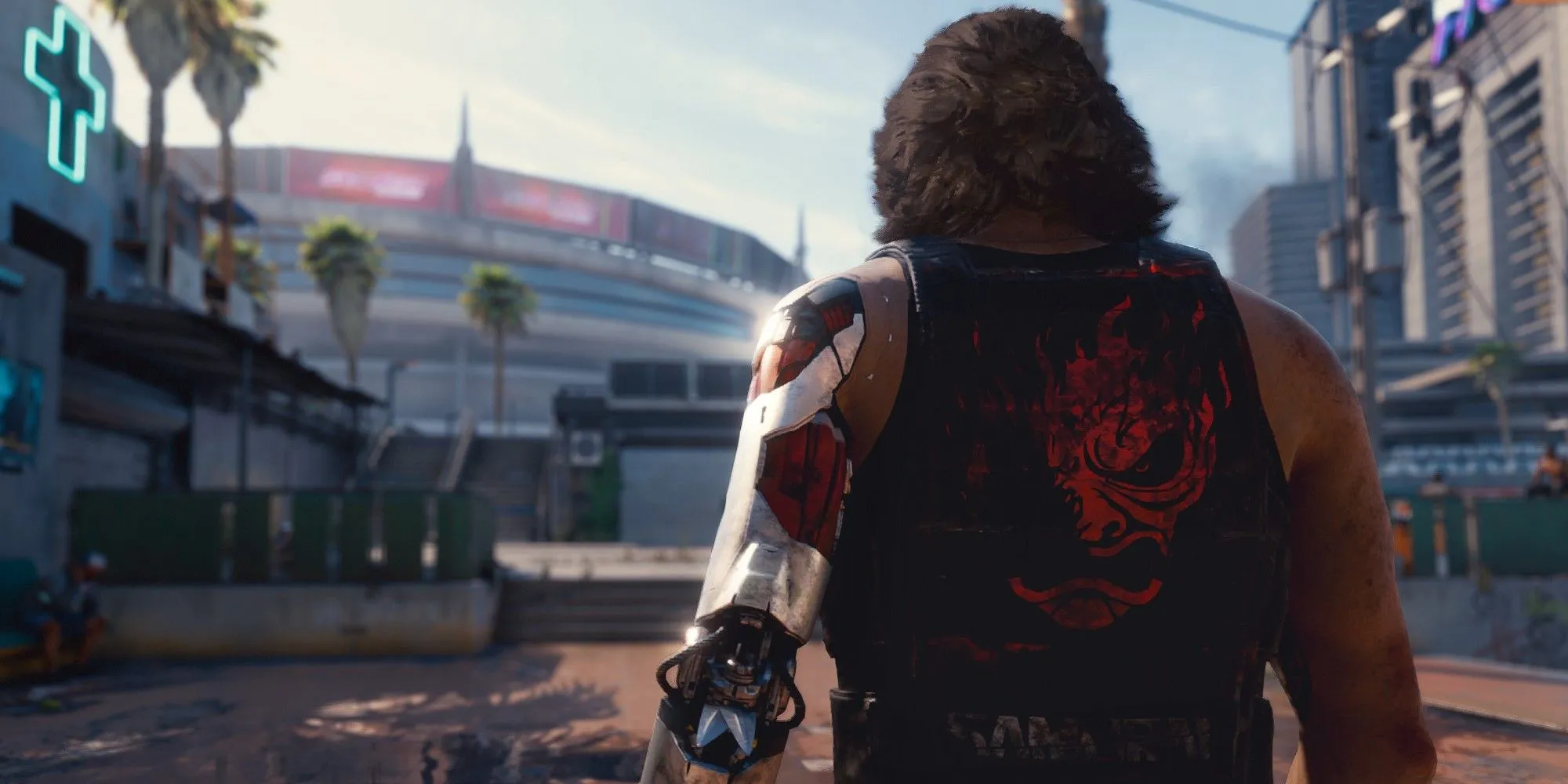 Johnny Silverhand trong Cyberpunk 2077 sải bước trên đường phố Night City