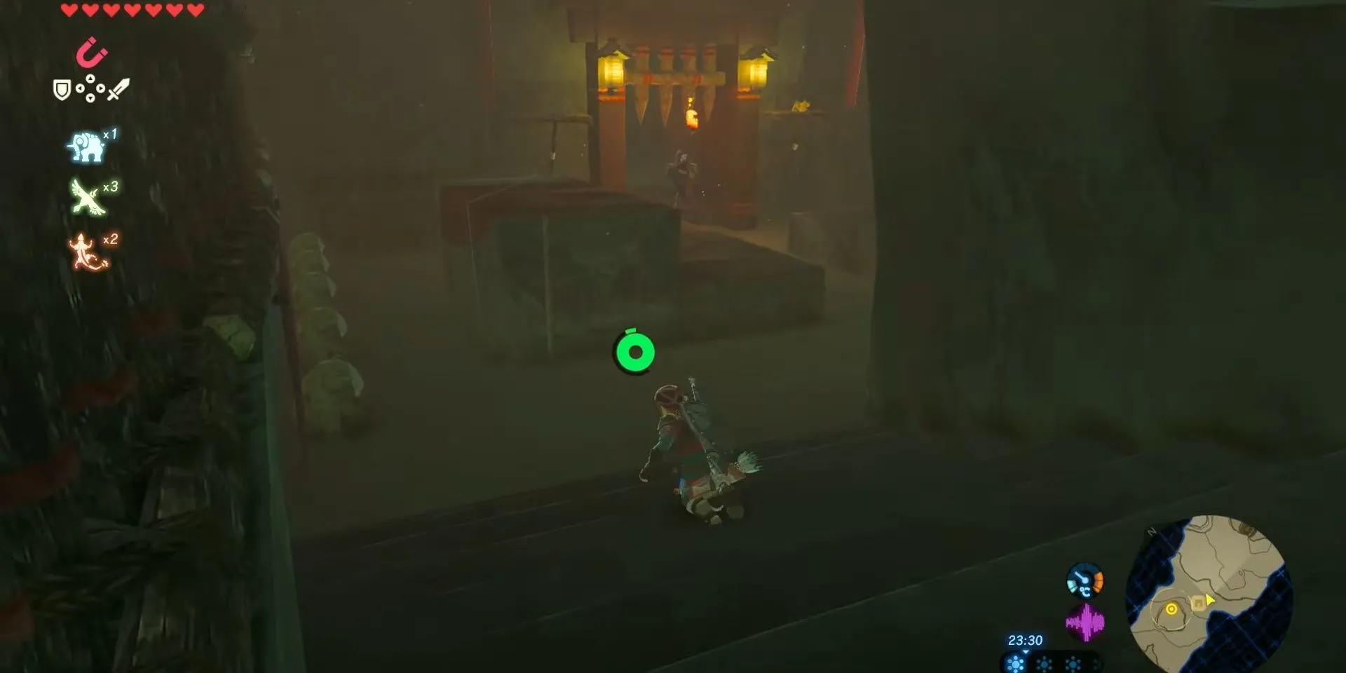 Link ẩn nấp trong Yiga Hideout của Zelda: Breath of the Wild để tránh bị phát hiện