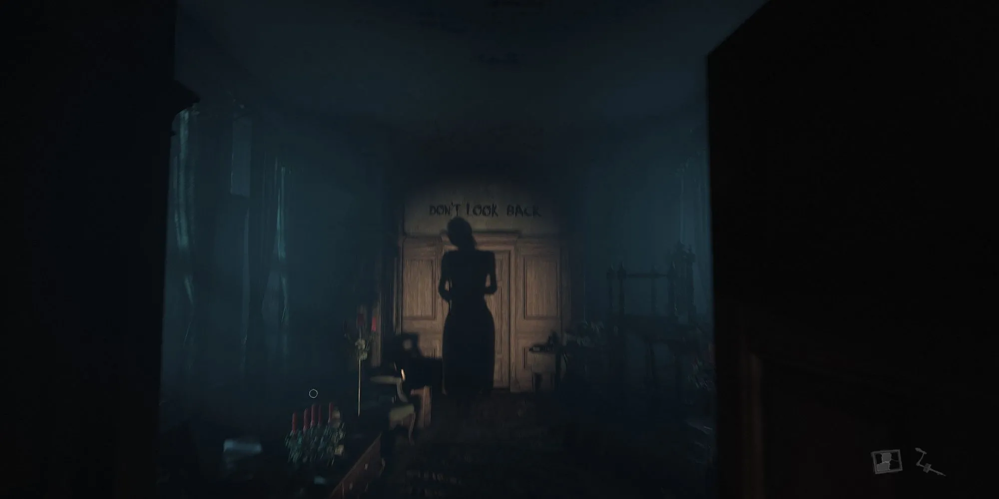 Một cảnh trong Layers of Fear, không nên nhìn lại khi khám phá ngôi nhà ma quái