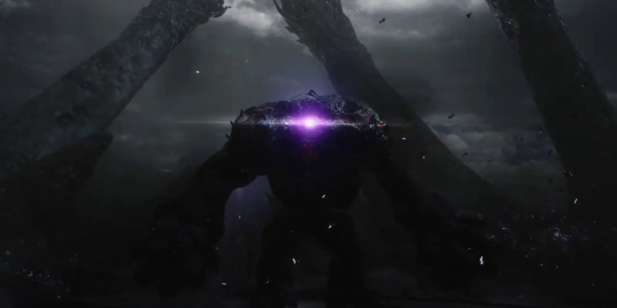 Nightmare, golem khổng lồ được triệu hồi khi V kích hoạt Devil Trigger trong Devil May Cry 5 - Vũ khí tối thượng của V