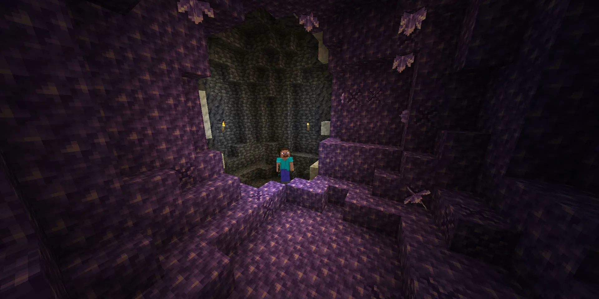 Steve tìm thấy một khối Amethyst lớn trong Minecraft