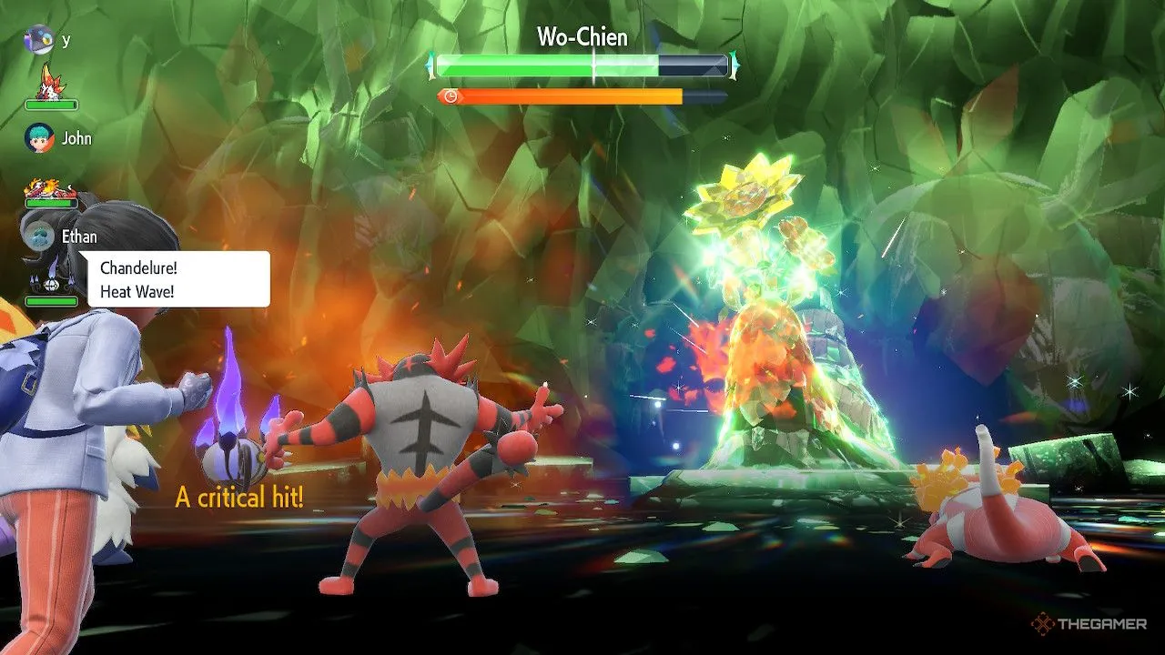 Incineroar tung đòn Critical Hit mạnh mẽ vào Shiny Wo-Chien trong trận chiến Tera Raid Pokemon Scarlet Violet.